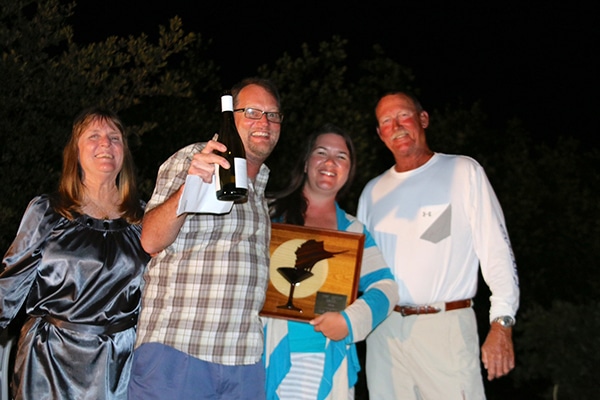 1.2nd-place-bar-green-turtle-kaiyo,-dianne-harbaugh,-darin-goertzen,-amanda-blamowski,-captain-rusty-albury.jpg