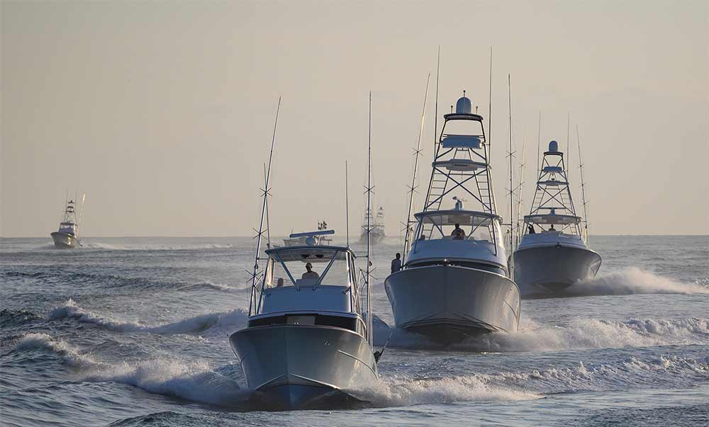 three boats on the water in los suenos