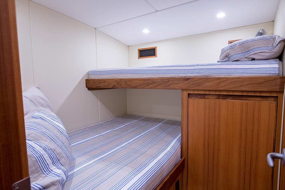caison yachts 60 cold motion yacht bedroom