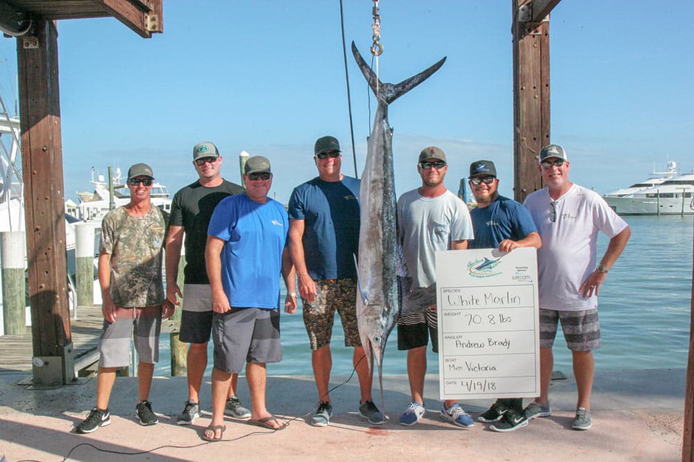 group photo of 2018 abaco diamond series first white marlin caught by andrew brady