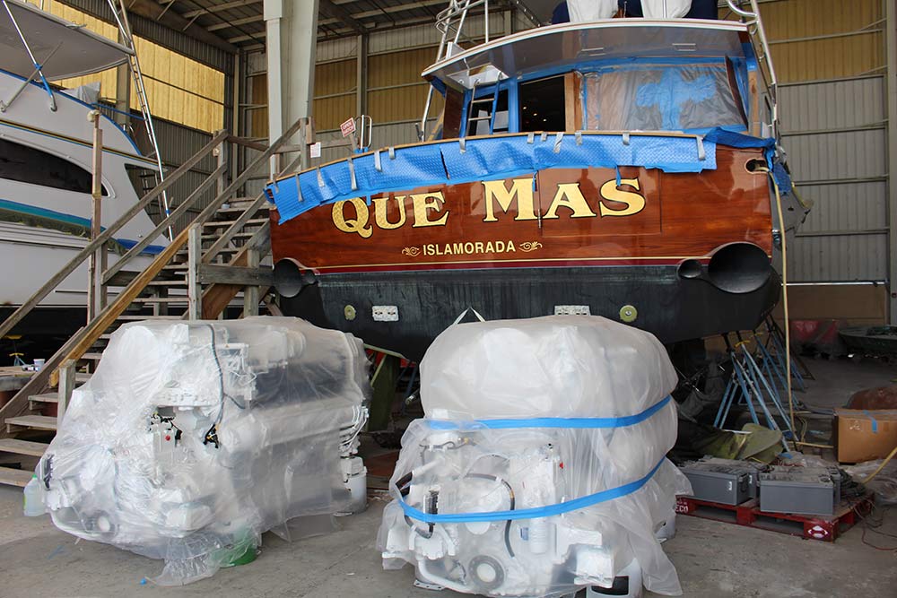 american custom yacht que mas boat refit