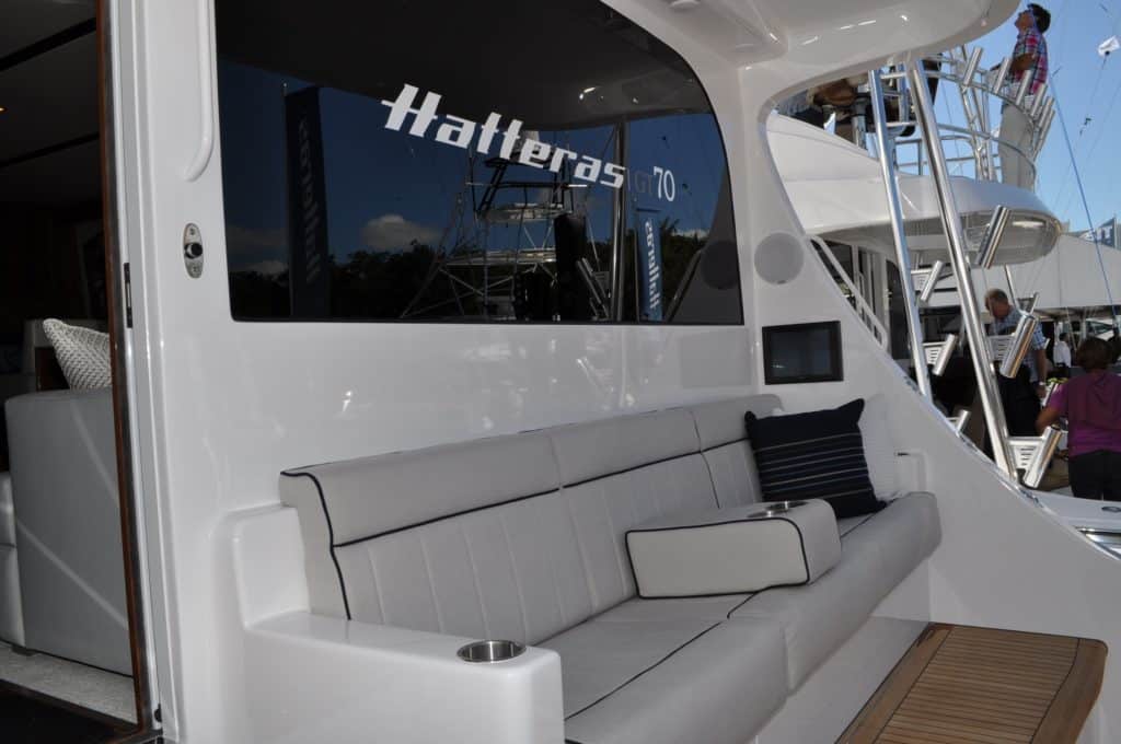 Hatteras 70GT mezzanine