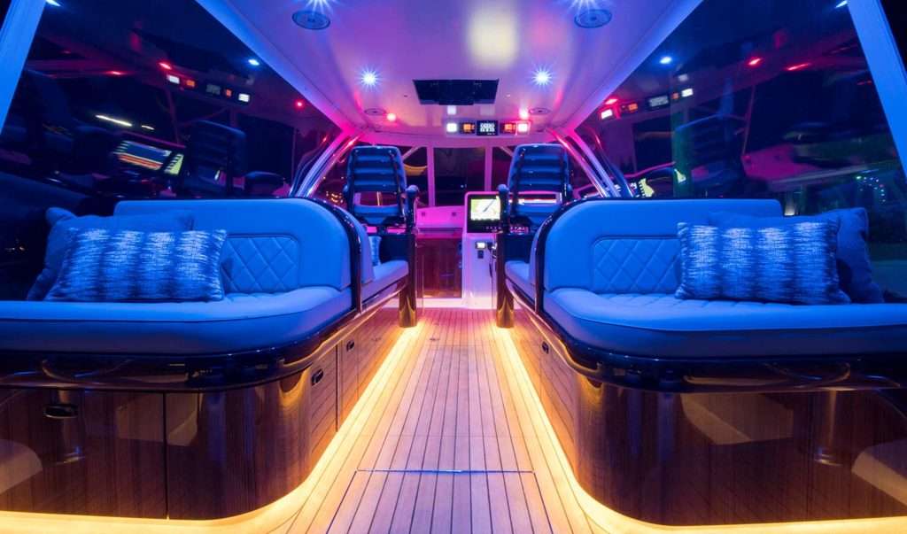 Winter Custom Yachts 46 mezzanine seats.