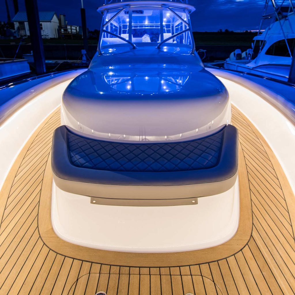 Winter Custom Yachts 46 walkways