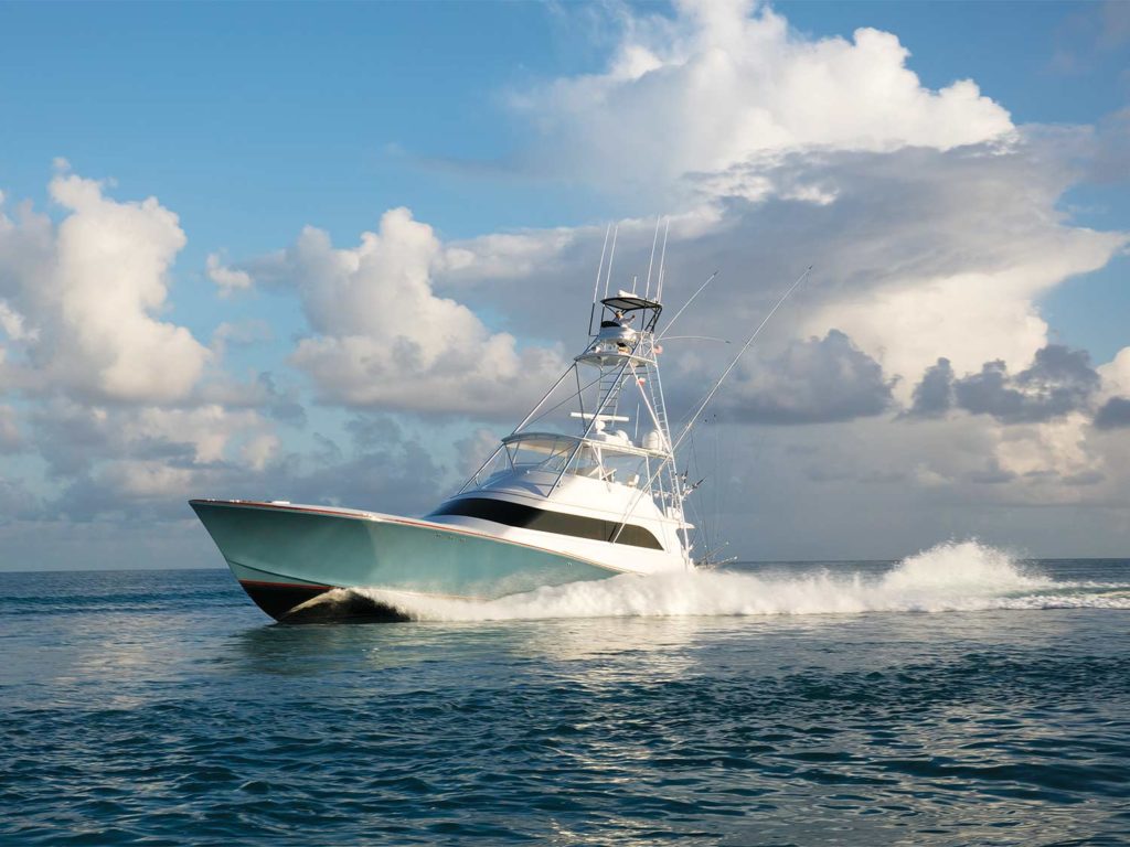 an american custom yachts que mas on the water