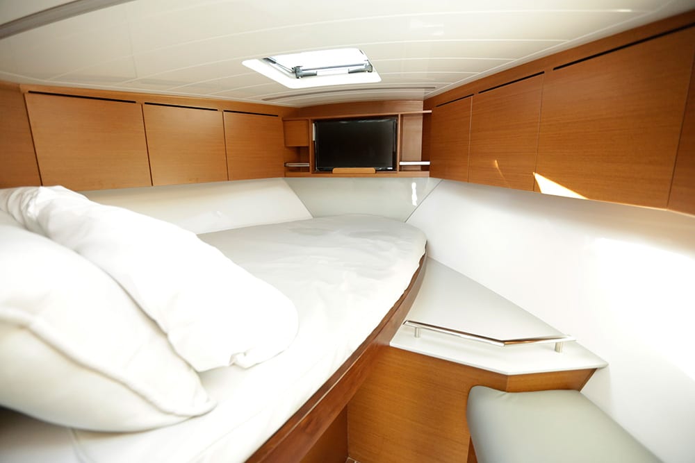 bertram 35 stateroom