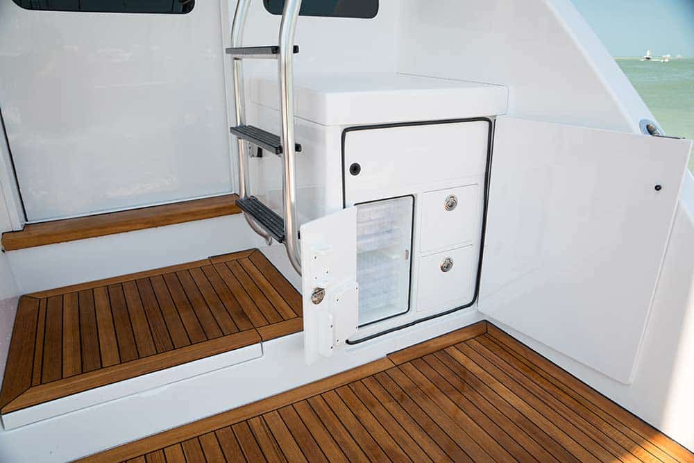 bertram yachts 61 mezzanine storage area