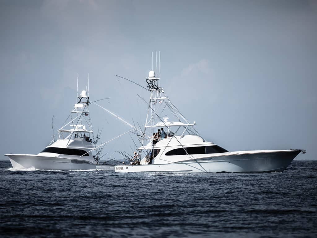 boats trolling in the gulf of mexico