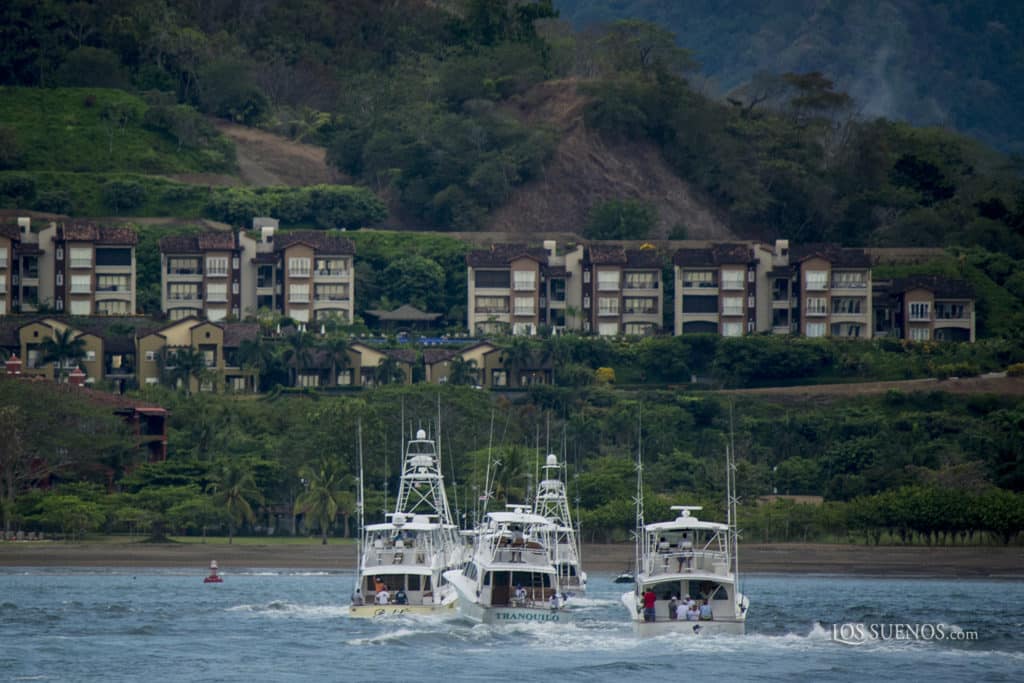 los suenos with boats