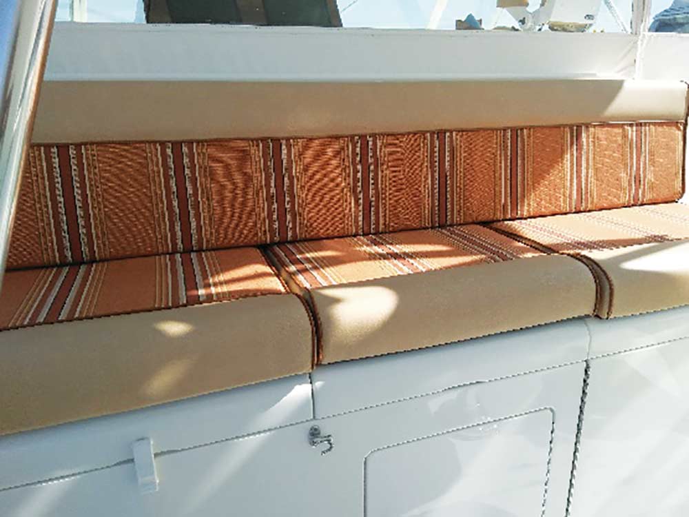 cabo yachts 45 mezzanine seating