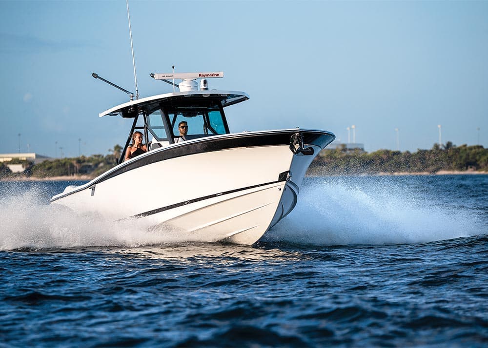 Blackfin 332 CC outboard motor boat