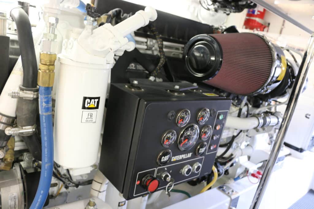 Hatteras GT63 Caterpillar