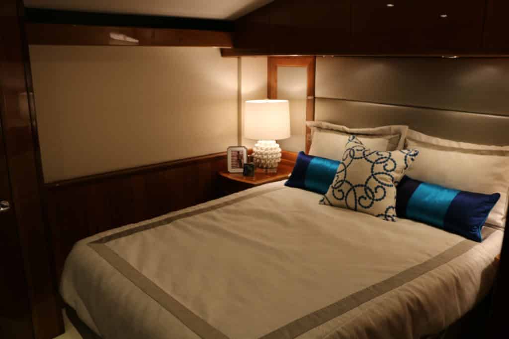 Hatteras GT63 stateroom