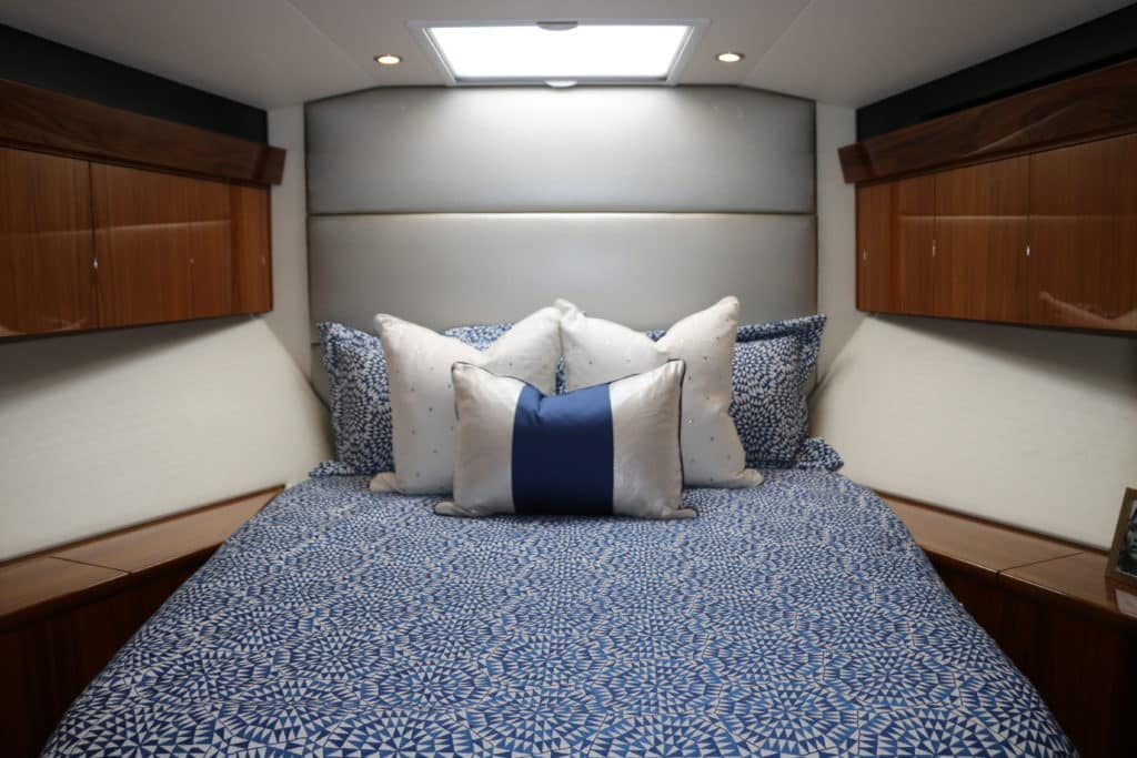 Hatteras GT63 stateroom