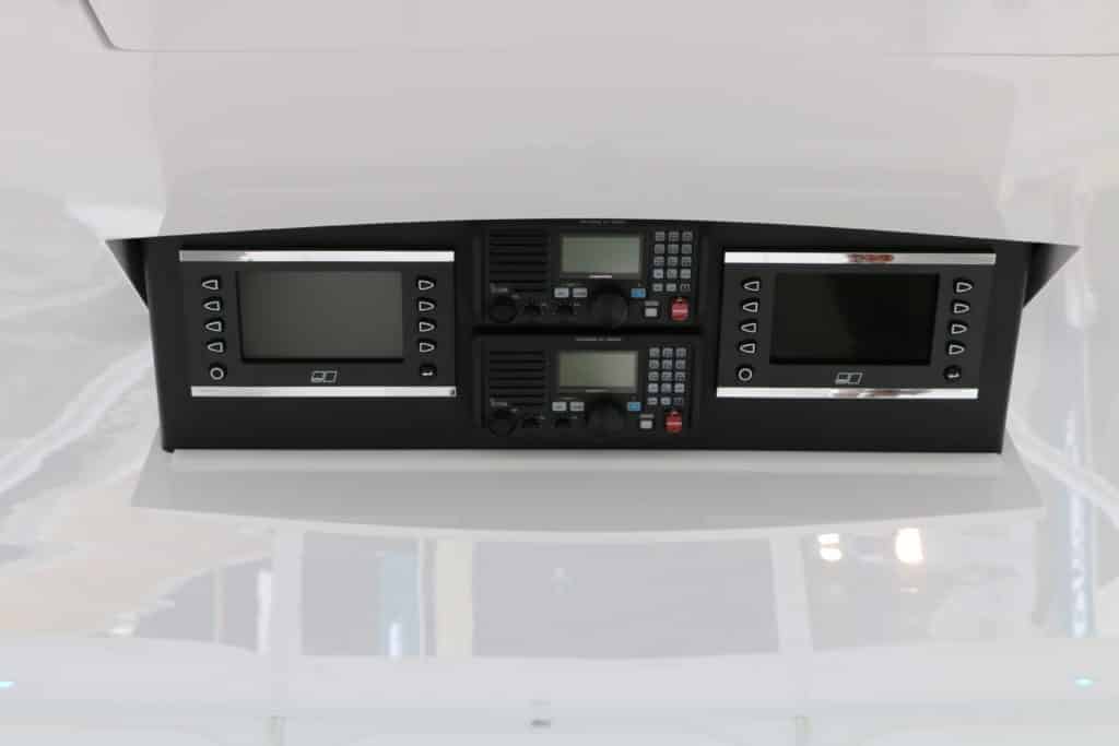 Hatteras GT70