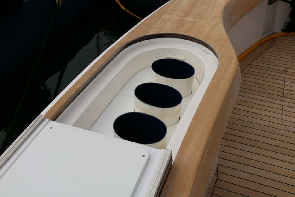 Hatteras GT70
