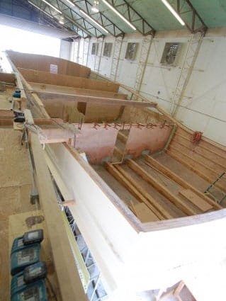 Boat Build Bayliss 90' Singularis