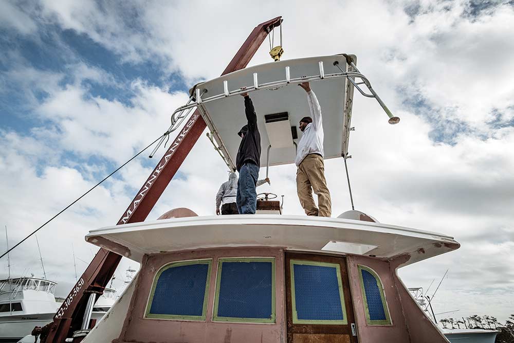 removing hard top from a boat