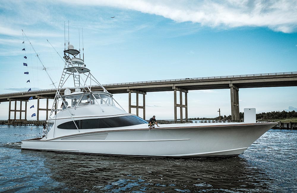 bayliss boat with white marlin flags