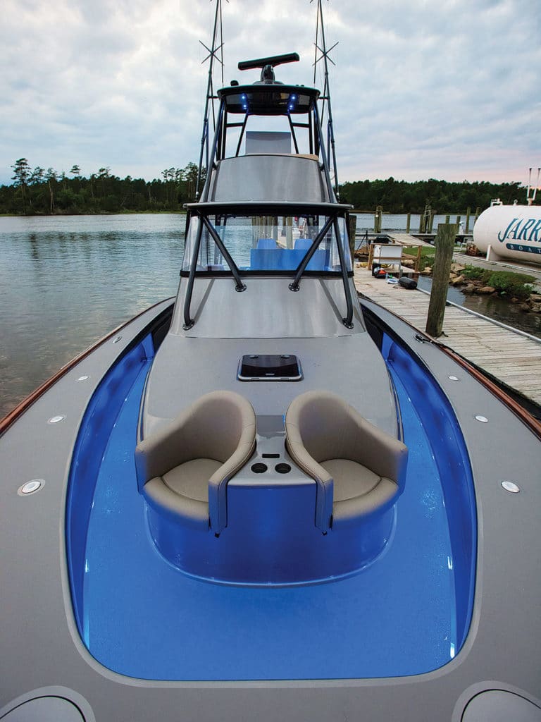 Walkaround Bow Jarrett Bay Grander 46 Boat