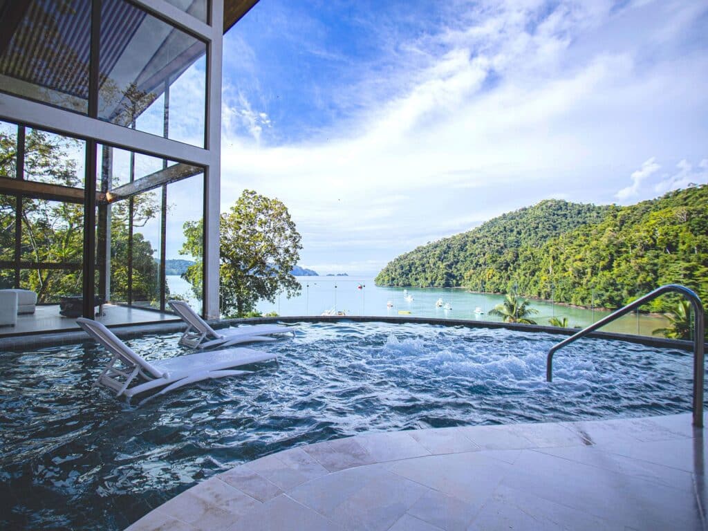 A view of the lounge pool at Tropic Star Lodge