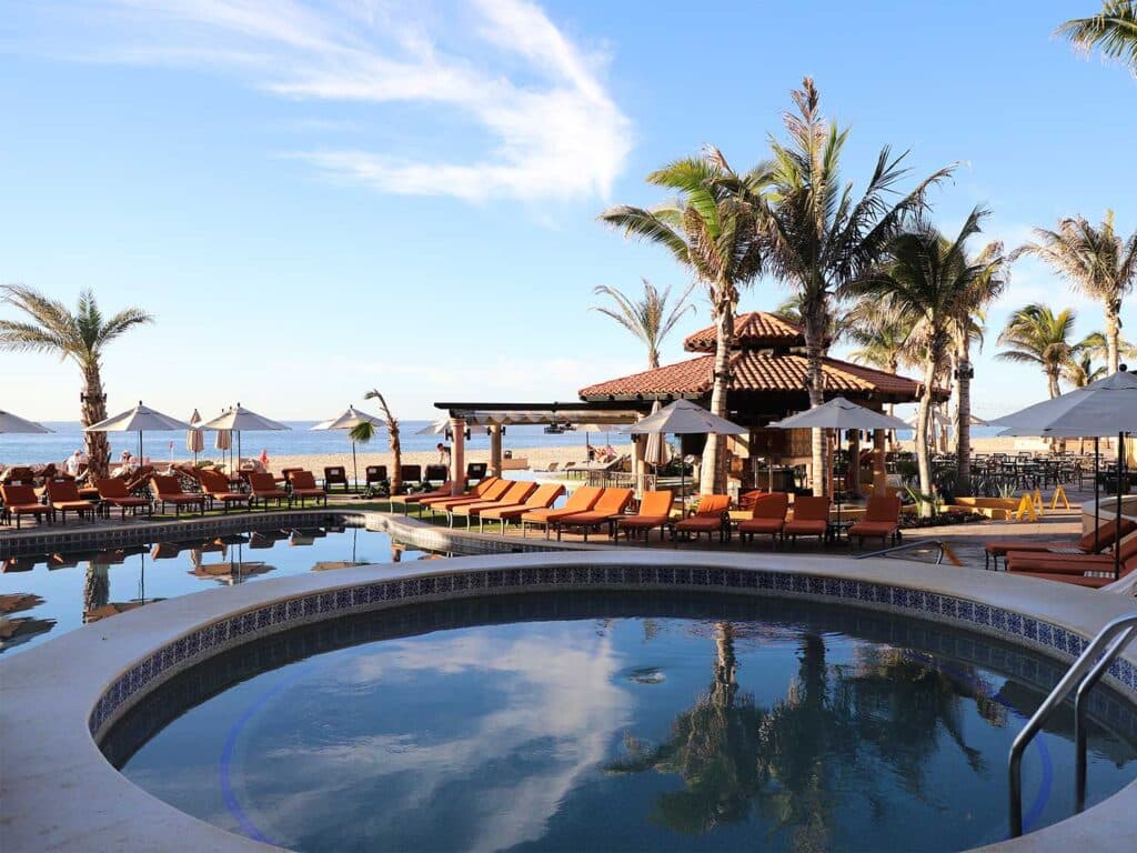 playa-grande-resort-pool-bar