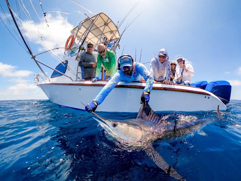 angler-marlin-expeditions-boatside-ecuador