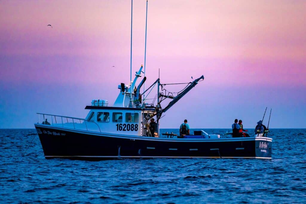 marlin-expeditions-2025-nova-scotia-boat-sunset