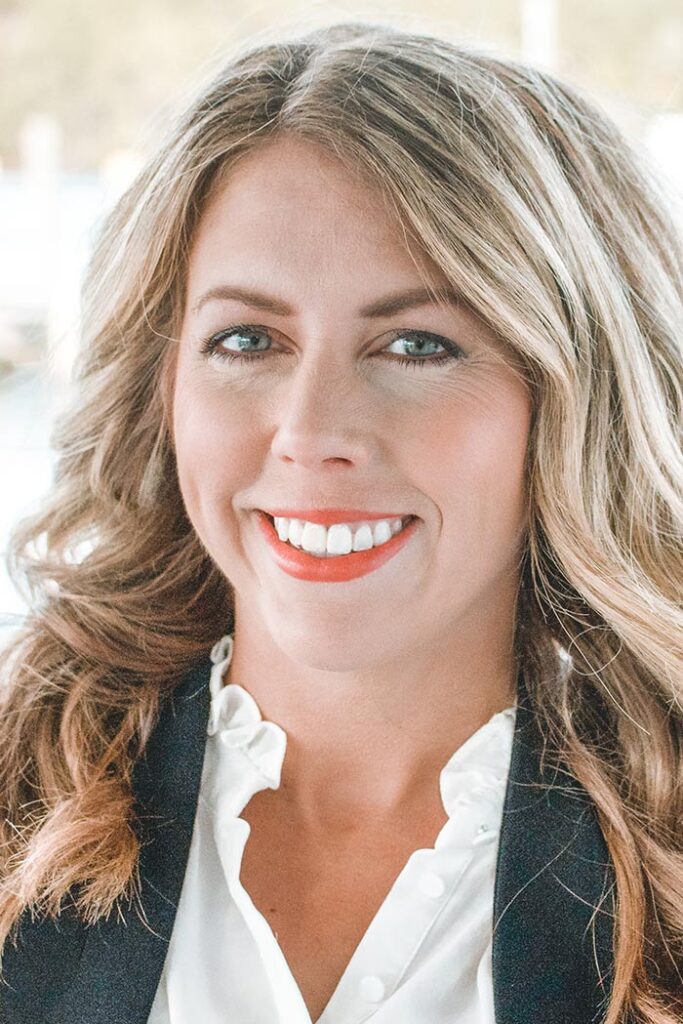 Andrea Winters headshot