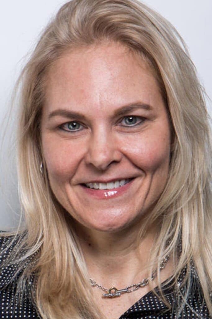 Kat Haack headshot