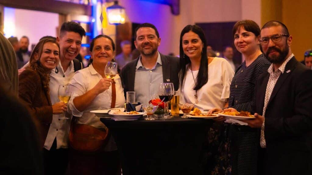Celebrating attendees at the 2025 FECOP Alfombra Azul