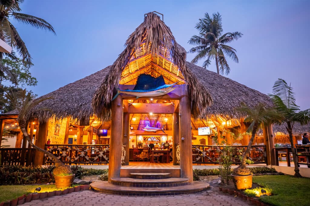 casa-vieja-lodge-exterior