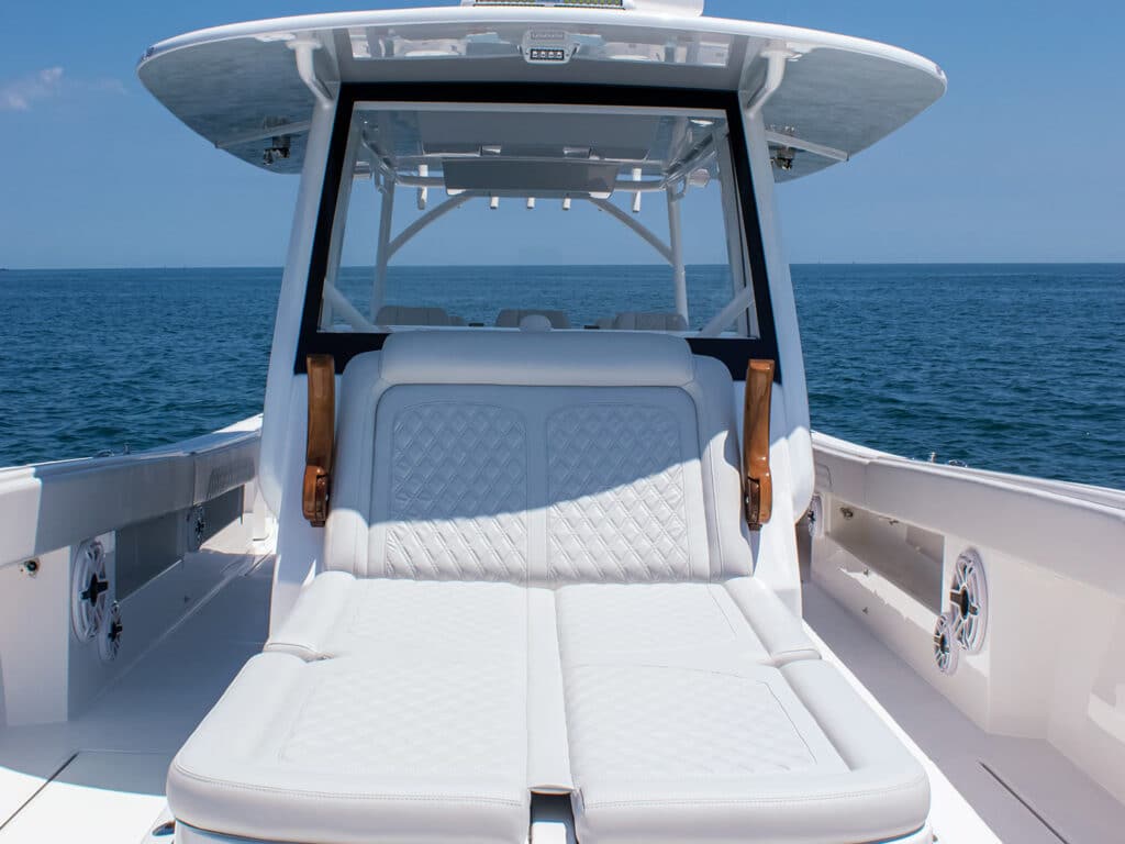 Front Runner 43 Catamaran mezzanine