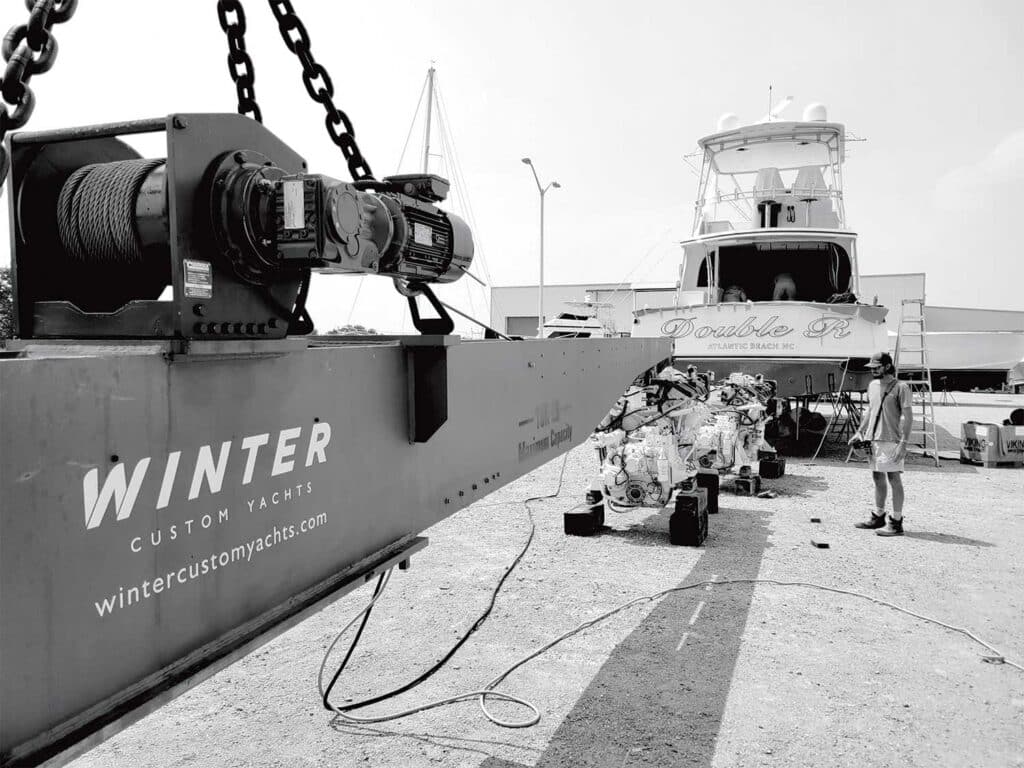 Winter Custom yachts lift